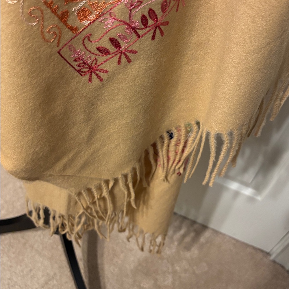 Jessica McClintock Embroidered Shawl - Picture 4 of 8